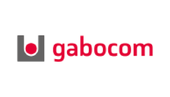 Das Bild zeigt das Logo von Gabocom, das aus einem roten Punkt in einem grauen Quadrat und dem Wort „Gabocom“ in kleinen roten Buchstaben auf weißem Hintergrund besteht.