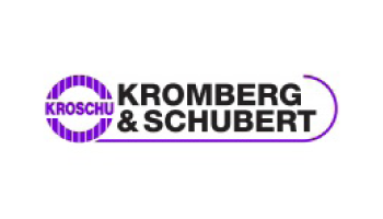 Das Bild zeigt das Logo von Kromberg & Schubert. Das Logo besteht links aus einem violetten, runden Emblem mit dem Text „KROSCHU“ darin und rechts neben dem Emblem in fettem schwarzen Text aus den Worten „KROMBERG & SCHUBERT“.